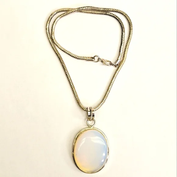Beautiful Opalite Necklace - Picture 4 of 13